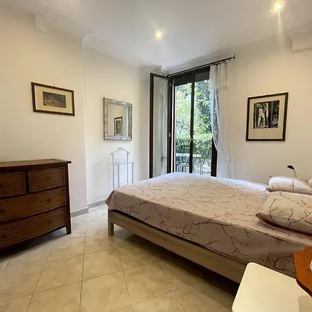 Apartment Viky *